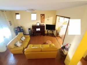 abitazione libera su 3 lati (OTTIMA ZONA)