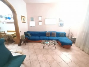 Abitazione per due famiglie (ADATTO PER 2 FAMIGLIE)